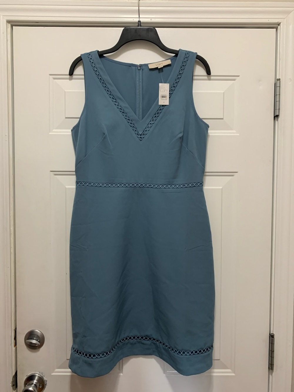 NWT LOFT Dusty Blue V-Neck Sleeveless Sheath Dress Size 8